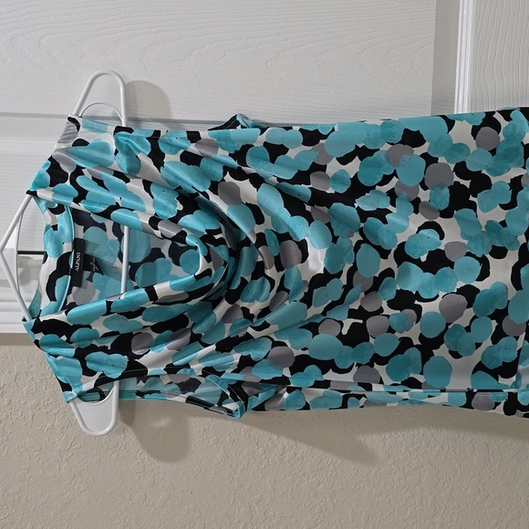 Five used beautiful blouses 5 blouses Total $7 - Picture 4 of 11